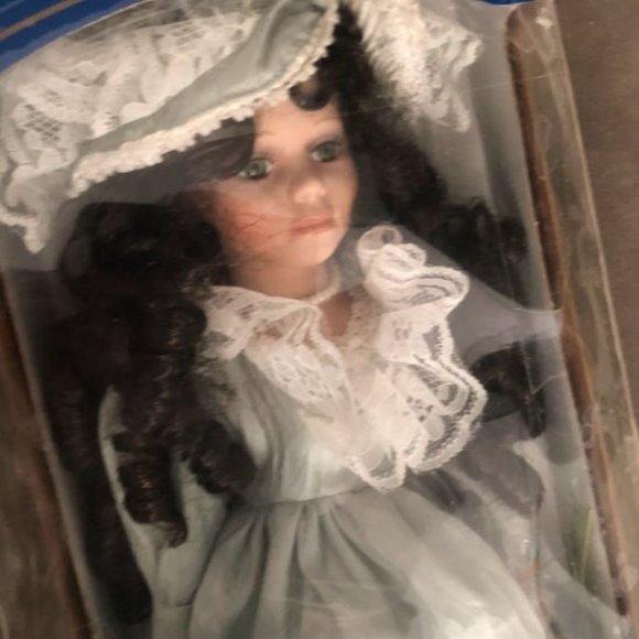 17" Porcelain Doll w/ Long Dark Hair & Green Eyes (in original box) - Picture 6 of 6